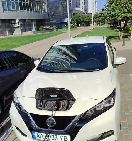 Белый Ниссан Лиф, объемом двигателя 0 л и пробегом 48 тыс. км за 17990 $, фото 1 на Automoto.ua