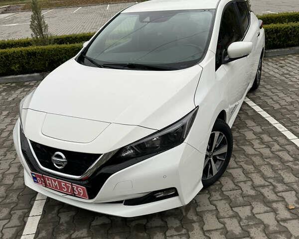 Белый Ниссан Лиф, объемом двигателя 0 л и пробегом 116 тыс. км за 11800 $, фото 2 на Automoto.ua