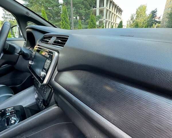 Белый Ниссан Лиф, объемом двигателя 0 л и пробегом 34 тыс. км за 13800 $, фото 34 на Automoto.ua