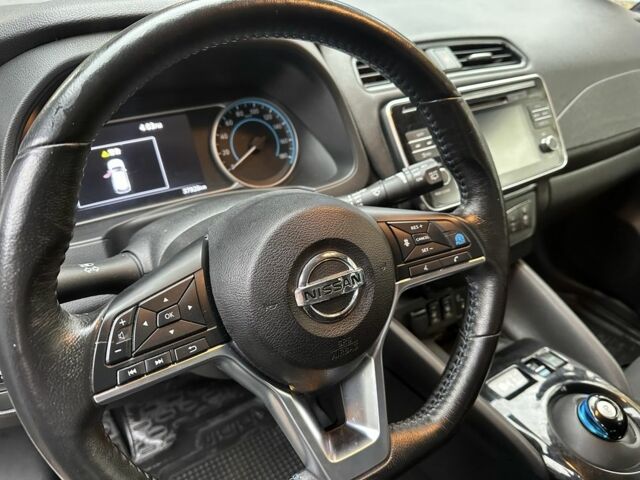 Білий Ніссан Ліф, об'ємом двигуна 0 л та пробігом 37 тис. км за 12500 $, фото 4 на Automoto.ua