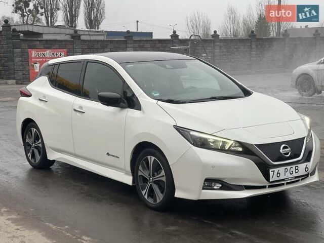 Белый Ниссан Лиф, объемом двигателя 0 л и пробегом 108 тыс. км за 12700 $, фото 5 на Automoto.ua