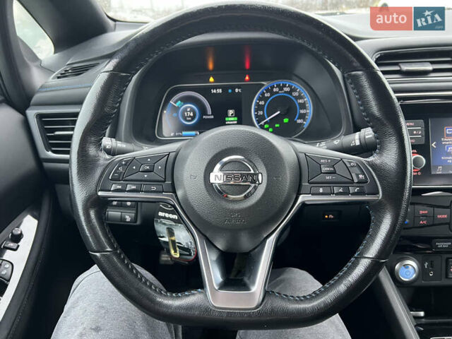 Белый Ниссан Лиф, объемом двигателя 0 л и пробегом 96 тыс. км за 13500 $, фото 22 на Automoto.ua