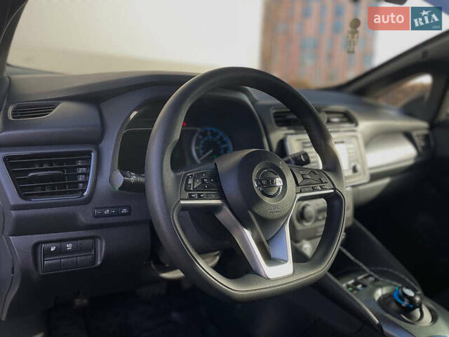 Білий Ніссан Ліф, об'ємом двигуна 0 л та пробігом 148 тис. км за 10800 $, фото 20 на Automoto.ua