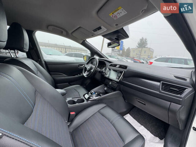 Белый Ниссан Лиф, объемом двигателя 0 л и пробегом 157 тыс. км за 11700 $, фото 34 на Automoto.ua