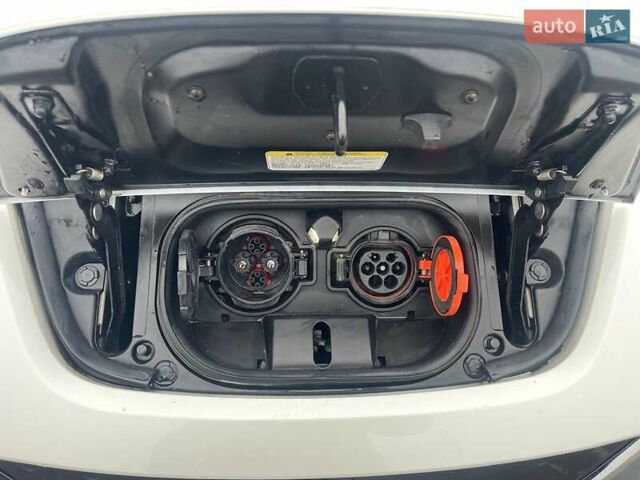 Белый Ниссан Лиф, объемом двигателя 0 л и пробегом 108 тыс. км за 12700 $, фото 33 на Automoto.ua