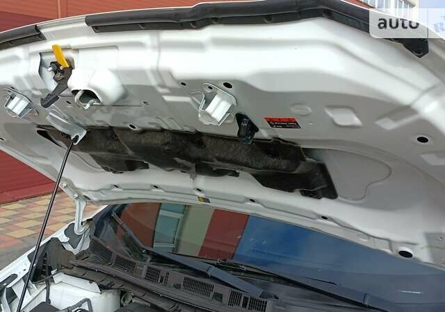 Белый Ниссан Лиф, объемом двигателя 0 л и пробегом 75 тыс. км за 11999 $, фото 20 на Automoto.ua