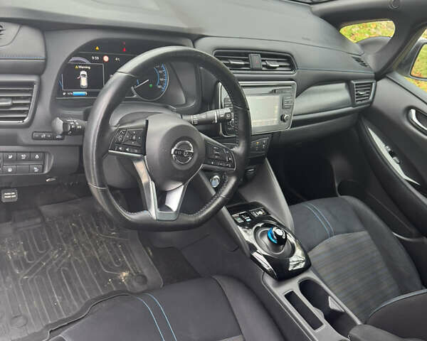 Белый Ниссан Лиф, объемом двигателя 0 л и пробегом 128 тыс. км за 10300 $, фото 17 на Automoto.ua