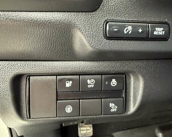 Белый Ниссан Лиф, объемом двигателя 0 л и пробегом 92 тыс. км за 12500 $, фото 16 на Automoto.ua