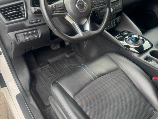 Белый Ниссан Лиф, объемом двигателя 0 л и пробегом 111 тыс. км за 9700 $, фото 20 на Automoto.ua