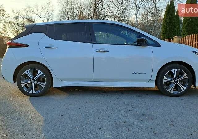 Белый Ниссан Лиф, объемом двигателя 0 л и пробегом 114 тыс. км за 12950 $, фото 8 на Automoto.ua