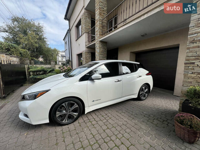 Білий Ніссан Ліф, об'ємом двигуна 0 л та пробігом 57 тис. км за 13750 $, фото 2 на Automoto.ua