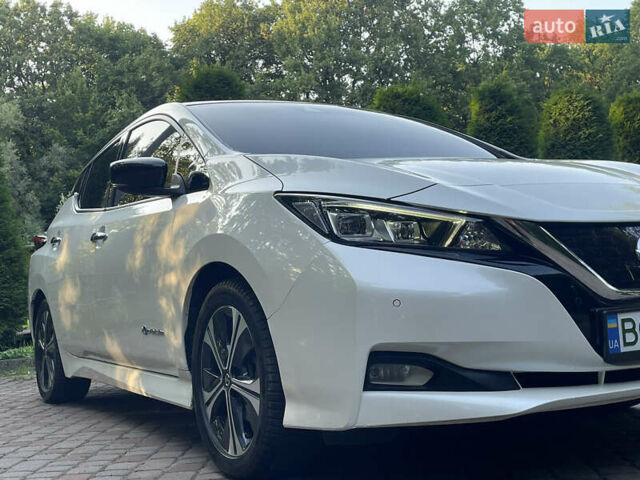 Білий Ніссан Ліф, об'ємом двигуна 0 л та пробігом 160 тис. км за 12659 $, фото 26 на Automoto.ua