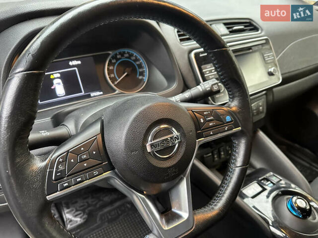 Белый Ниссан Лиф, объемом двигателя 0 л и пробегом 37 тыс. км за 12700 $, фото 17 на Automoto.ua