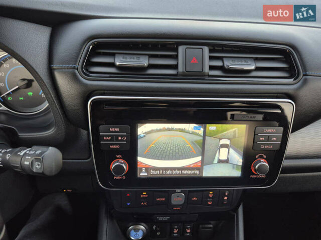 Белый Ниссан Лиф, объемом двигателя 0 л и пробегом 105 тыс. км за 10800 $, фото 7 на Automoto.ua