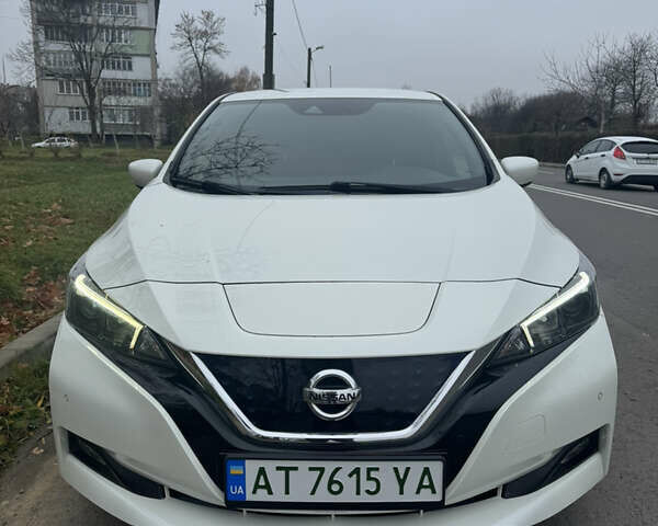 Белый Ниссан Лиф, объемом двигателя 0 л и пробегом 128 тыс. км за 10300 $, фото 1 на Automoto.ua