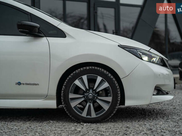 Белый Ниссан Лиф, объемом двигателя 0 л и пробегом 109 тыс. км за 14200 $, фото 12 на Automoto.ua