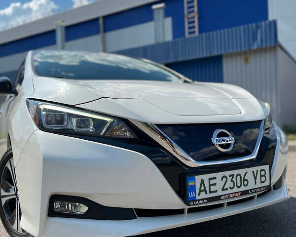 Білий Ніссан Ліф, об'ємом двигуна 0 л та пробігом 45 тис. км за 15500 $, фото 7 на Automoto.ua