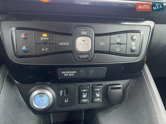 Белый Ниссан Лиф, объемом двигателя 0 л и пробегом 108 тыс. км за 12700 $, фото 41 на Automoto.ua