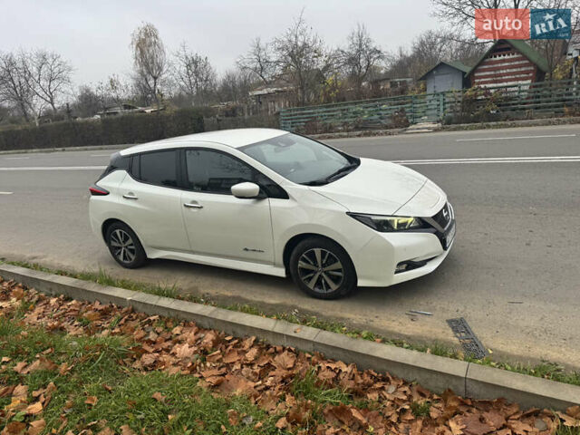 Белый Ниссан Лиф, объемом двигателя 0 л и пробегом 128 тыс. км за 10300 $, фото 12 на Automoto.ua