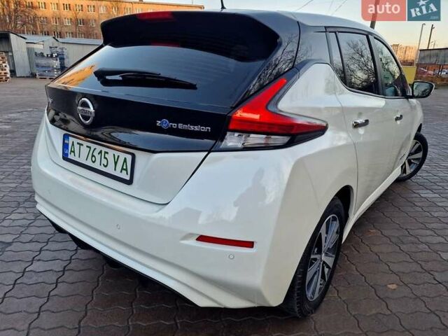 Белый Ниссан Лиф, объемом двигателя 0 л и пробегом 129 тыс. км за 10500 $, фото 2 на Automoto.ua