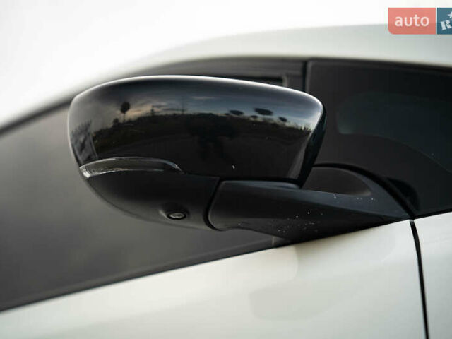 Белый Ниссан Лиф, объемом двигателя 0 л и пробегом 108 тыс. км за 13900 $, фото 15 на Automoto.ua