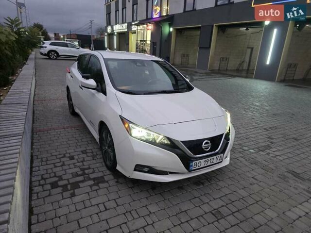 Білий Ніссан Ліф, об'ємом двигуна 0 л та пробігом 90 тис. км за 10000 $, фото 11 на Automoto.ua
