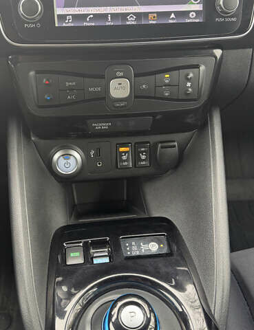 Белый Ниссан Лиф, объемом двигателя 0 л и пробегом 128 тыс. км за 10300 $, фото 21 на Automoto.ua