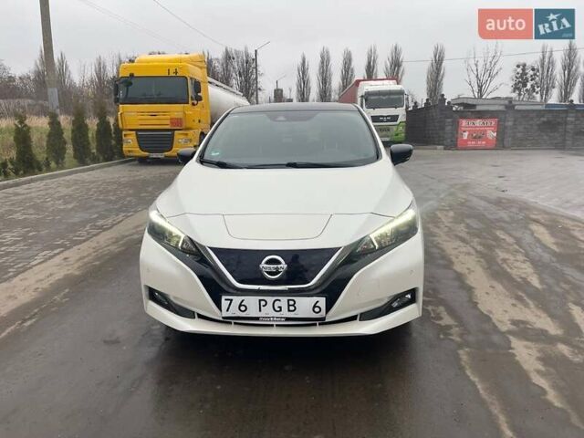 Белый Ниссан Лиф, объемом двигателя 0 л и пробегом 108 тыс. км за 12700 $, фото 7 на Automoto.ua