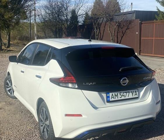 Белый Ниссан Лиф, объемом двигателя 0 л и пробегом 120 тыс. км за 12200 $, фото 2 на Automoto.ua