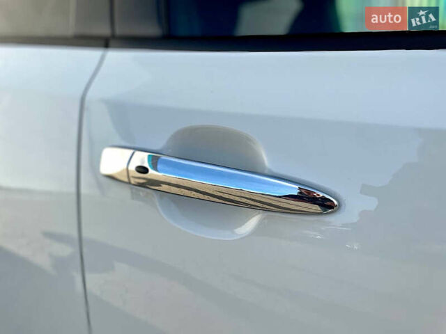 Білий Ніссан Ліф, об'ємом двигуна 0 л та пробігом 148 тис. км за 10800 $, фото 10 на Automoto.ua
