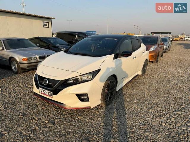 Белый Ниссан Лиф, объемом двигателя 0 л и пробегом 33 тыс. км за 16400 $, фото 7 на Automoto.ua