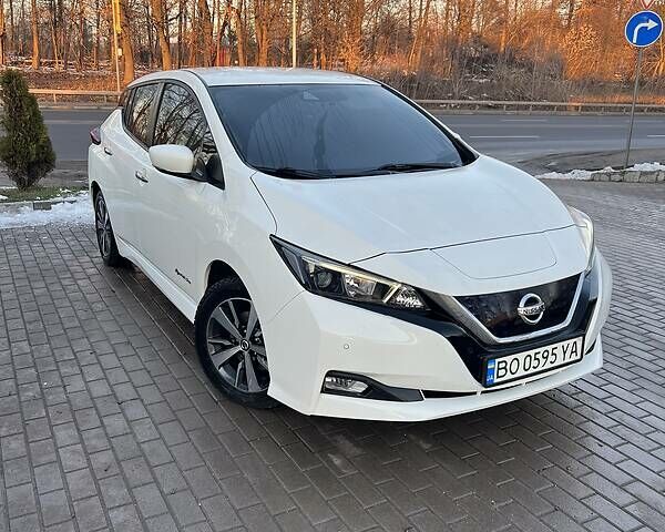 Белый Ниссан Лиф, объемом двигателя 0 л и пробегом 104 тыс. км за 14300 $, фото 65 на Automoto.ua