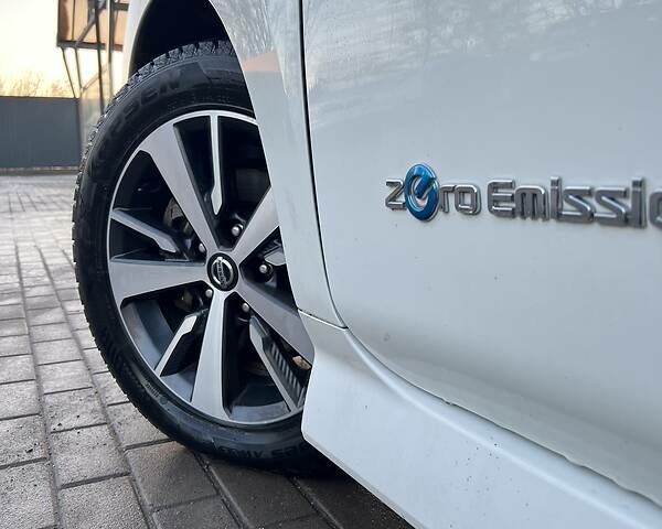 Белый Ниссан Лиф, объемом двигателя 0 л и пробегом 104 тыс. км за 14300 $, фото 37 на Automoto.ua