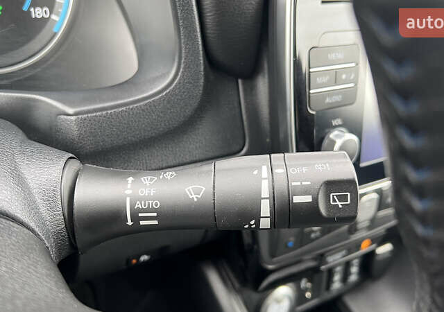 Белый Ниссан Лиф, объемом двигателя 0 л и пробегом 114 тыс. км за 12950 $, фото 28 на Automoto.ua