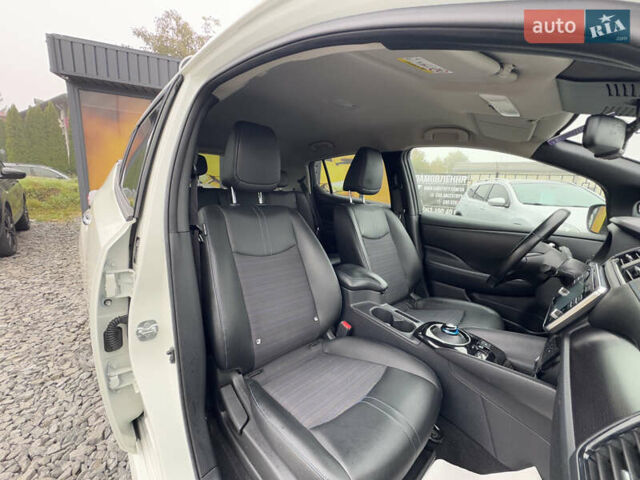 Белый Ниссан Лиф, объемом двигателя 0 л и пробегом 157 тыс. км за 11700 $, фото 32 на Automoto.ua