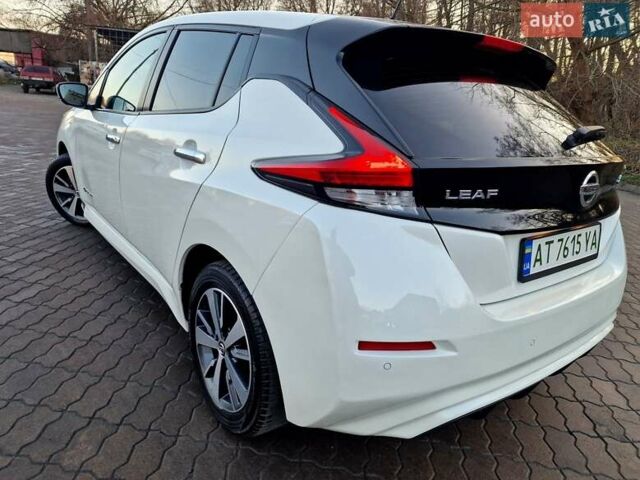 Белый Ниссан Лиф, объемом двигателя 0 л и пробегом 129 тыс. км за 10500 $, фото 9 на Automoto.ua