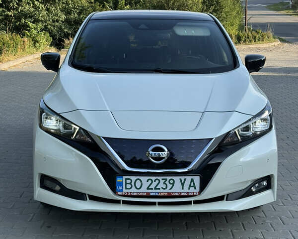 Білий Ніссан Ліф, об'ємом двигуна 0 л та пробігом 179 тис. км за 12500 $, фото 4 на Automoto.ua