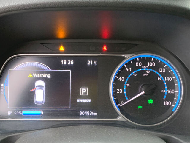 Білий Ніссан Ліф, об'ємом двигуна 40 л та пробігом 80 тис. км за 12800 $, фото 13 на Automoto.ua