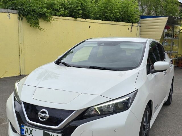 Белый Ниссан Лиф, объемом двигателя 0 л и пробегом 135 тыс. км за 12800 $, фото 3 на Automoto.ua