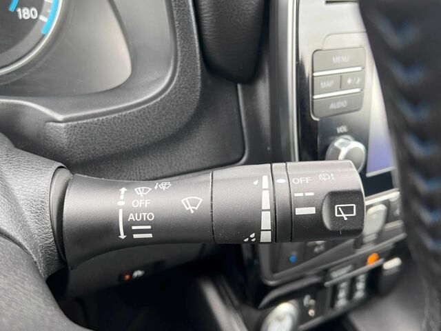 Белый Ниссан Лиф, объемом двигателя 0 л и пробегом 115 тыс. км за 12700 $, фото 11 на Automoto.ua