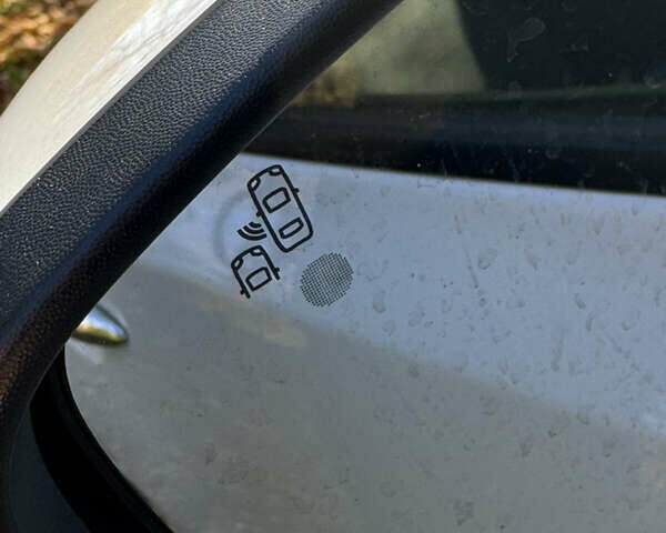 Белый Ниссан Лиф, объемом двигателя 0 л и пробегом 116 тыс. км за 11800 $, фото 66 на Automoto.ua