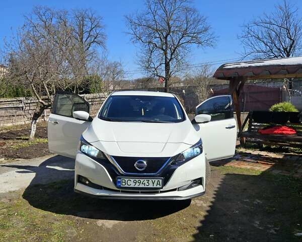 Білий Ніссан Ліф, об'ємом двигуна 0 л та пробігом 160 тис. км за 11500 $, фото 7 на Automoto.ua