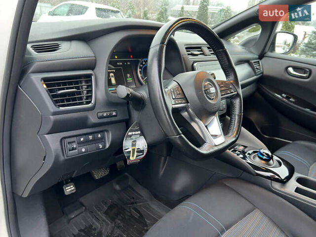 Белый Ниссан Лиф, объемом двигателя 0 л и пробегом 96 тыс. км за 13500 $, фото 17 на Automoto.ua