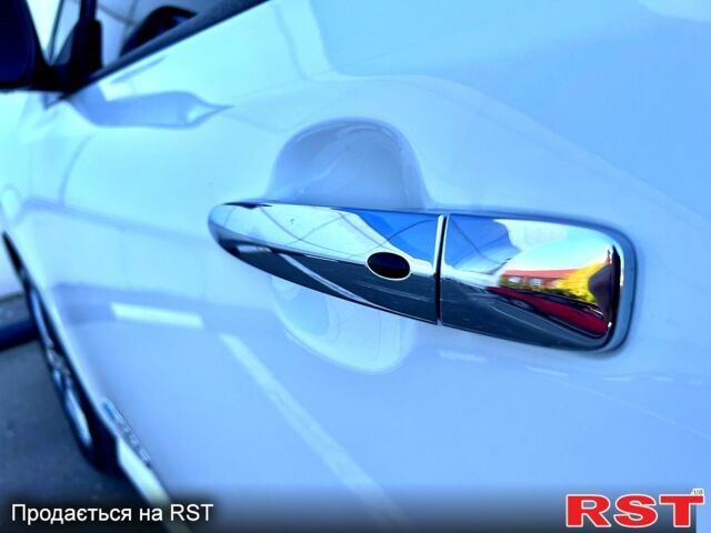 Белый Ниссан Лиф, объемом двигателя 0 л и пробегом 77 тыс. км за 12500 $, фото 13 на Automoto.ua