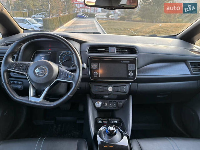 Белый Ниссан Лиф, объемом двигателя 0 л и пробегом 140 тыс. км за 13850 $, фото 17 на Automoto.ua