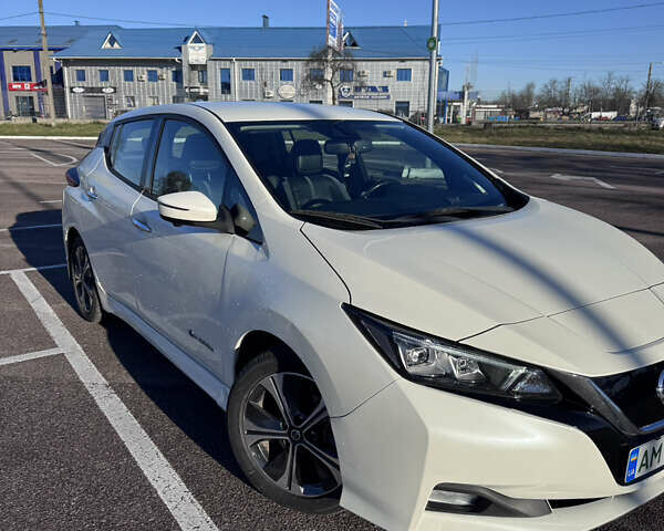 Белый Ниссан Лиф, объемом двигателя 0 л и пробегом 94 тыс. км за 12100 $, фото 16 на Automoto.ua