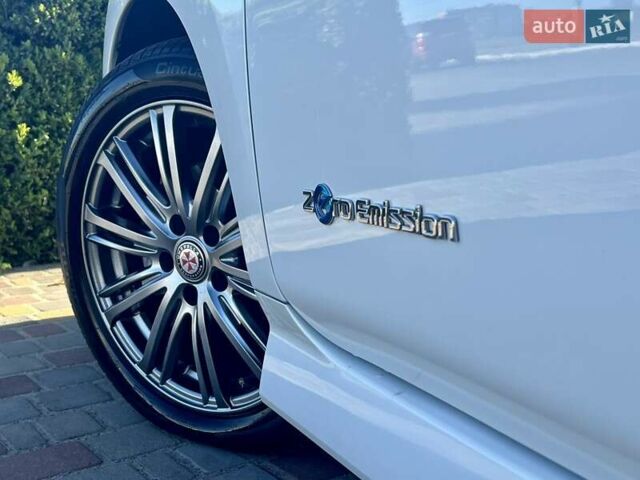 Белый Ниссан Лиф, объемом двигателя 0 л и пробегом 77 тыс. км за 12500 $, фото 11 на Automoto.ua