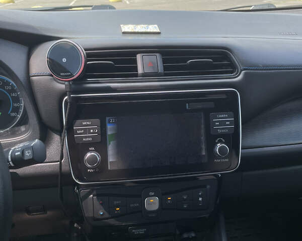 Белый Ниссан Лиф, объемом двигателя 0 л и пробегом 59 тыс. км за 12700 $, фото 9 на Automoto.ua