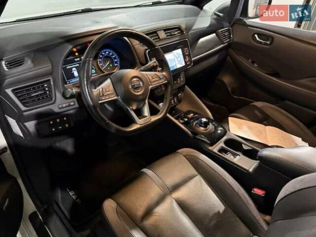 Белый Ниссан Лиф, объемом двигателя 0 л и пробегом 132 тыс. км за 12999 $, фото 14 на Automoto.ua