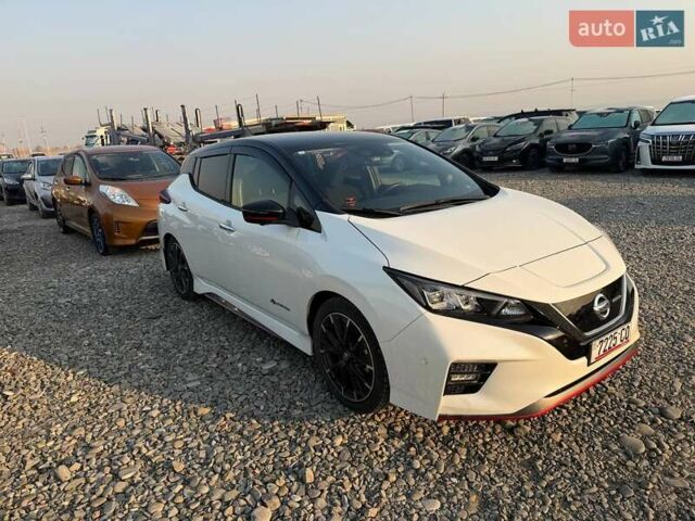 Белый Ниссан Лиф, объемом двигателя 0 л и пробегом 33 тыс. км за 16400 $, фото 5 на Automoto.ua